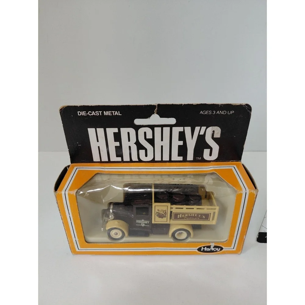 Set‎ of 2 Hershey's Die Cast Metal Collector Trucks VTG